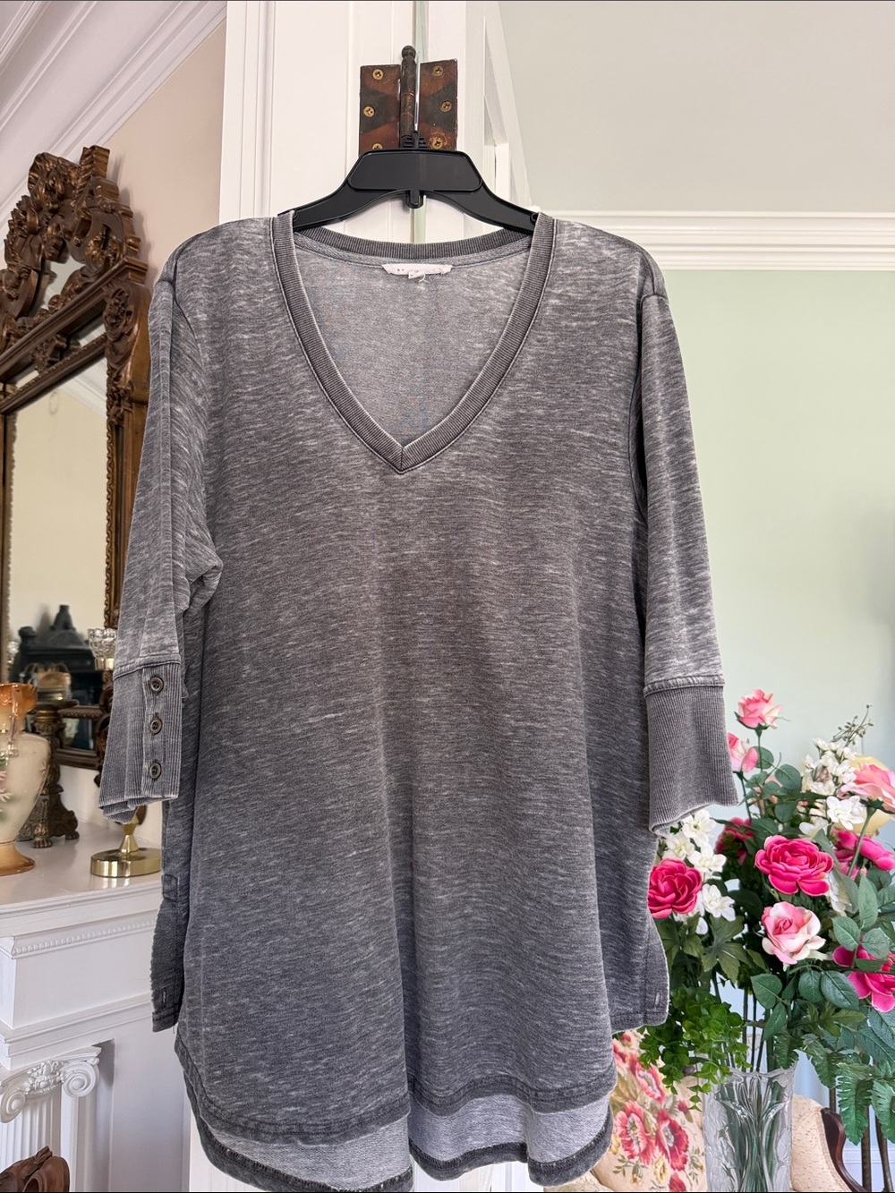 Jane Delancey Women's V-Neck Heather Gray Top, size 1X